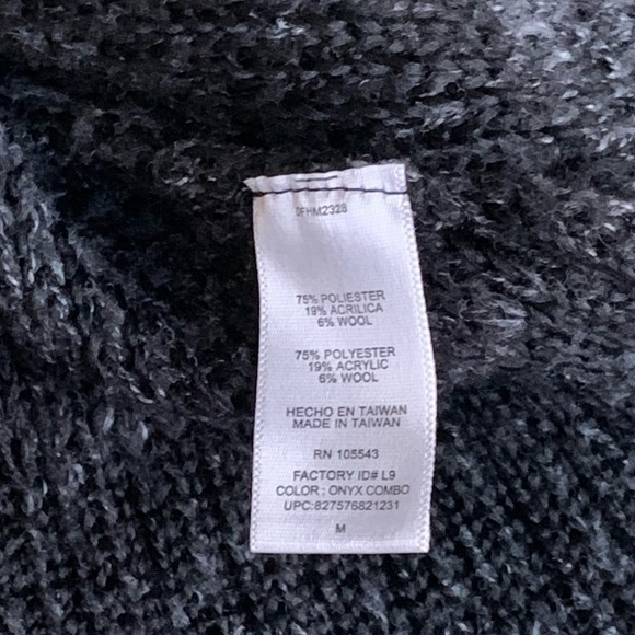 Women’s Daisy Fuentes fuzzy sweater - Picture 3 of 5